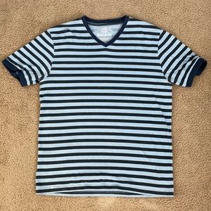 Men’s short sleeve tee in size Large